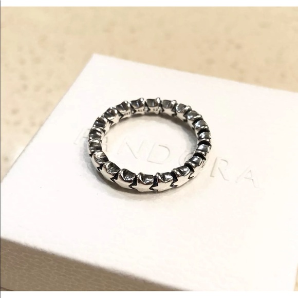 Кольца пандора звезды. Пандора серебро кольцо бант. Пандора упаковка для колец. Кольца пандора звезды. Кольцо пандора круглое с камнями.